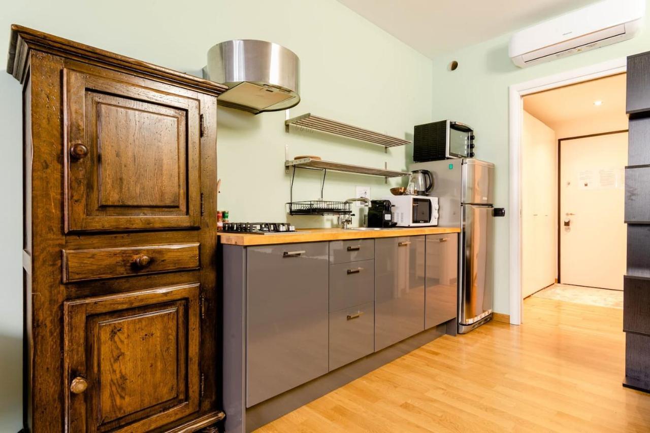 Central Studio Apartment - 24H Self Checkin Милан Экстерьер фото